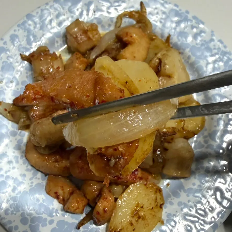 Included sauce served with teukyang and daechang grill
