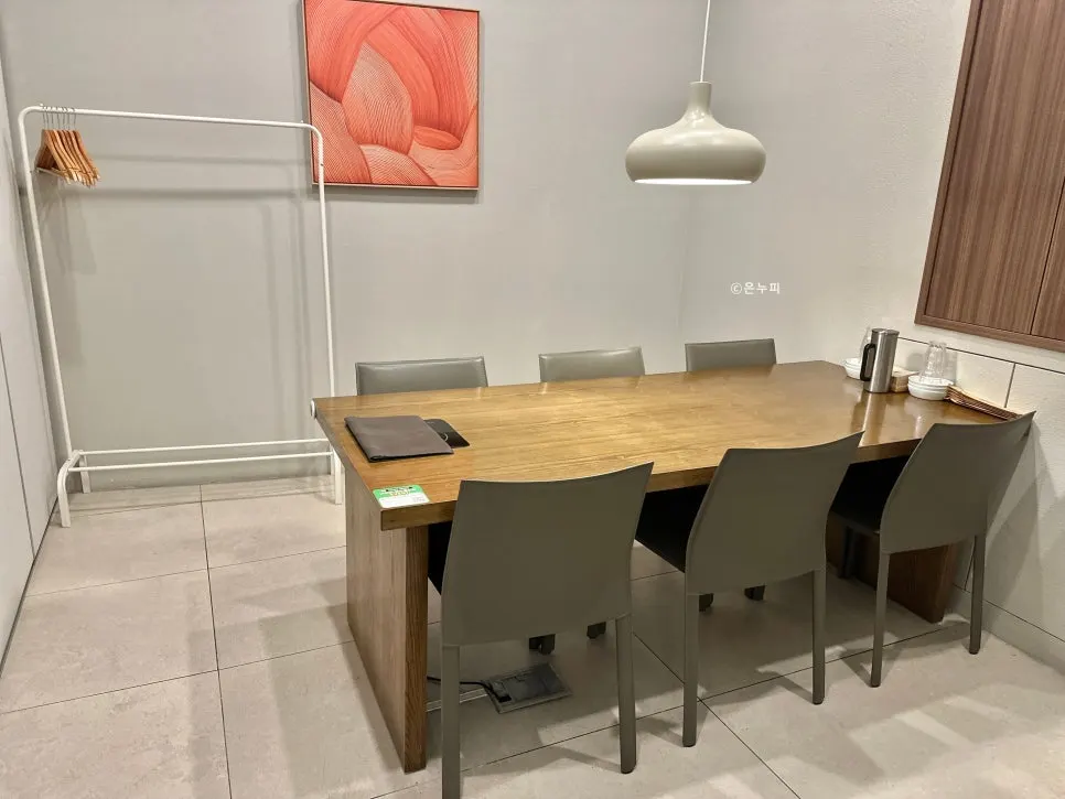 Table inside the private room at Modam Urban