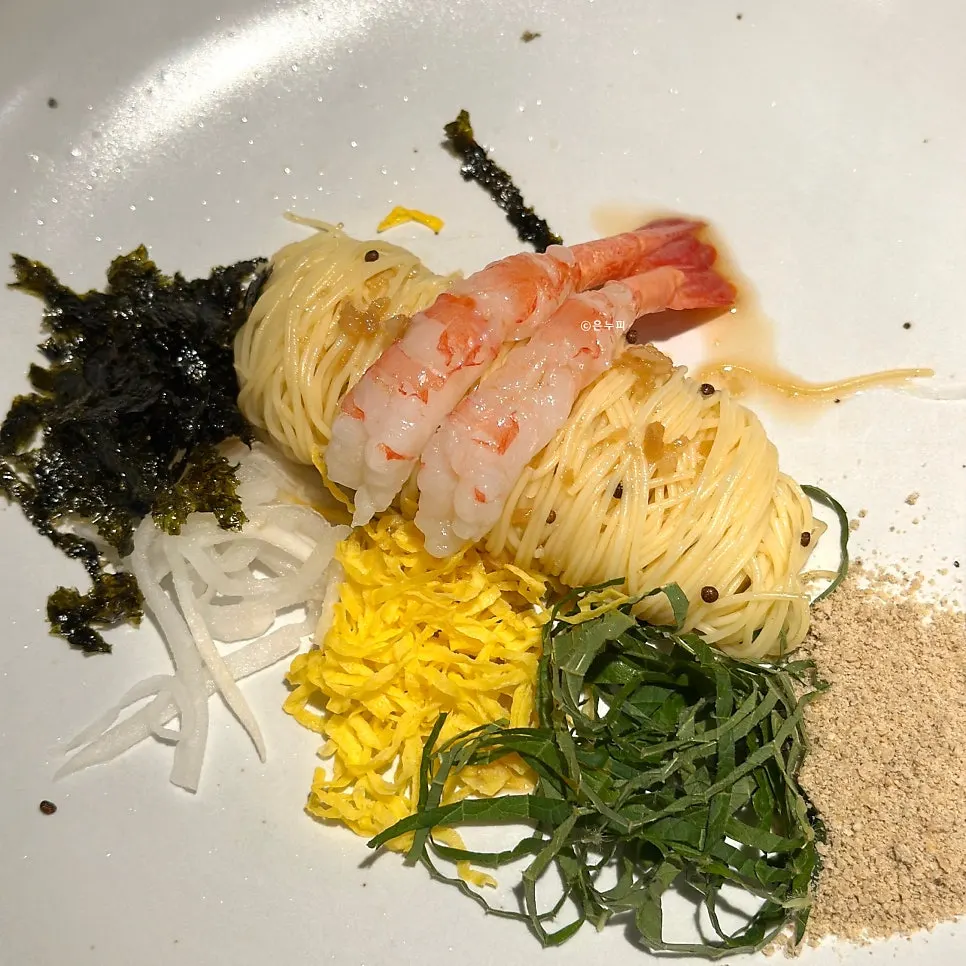 Sliced mushroom with truffle chamnamul salad