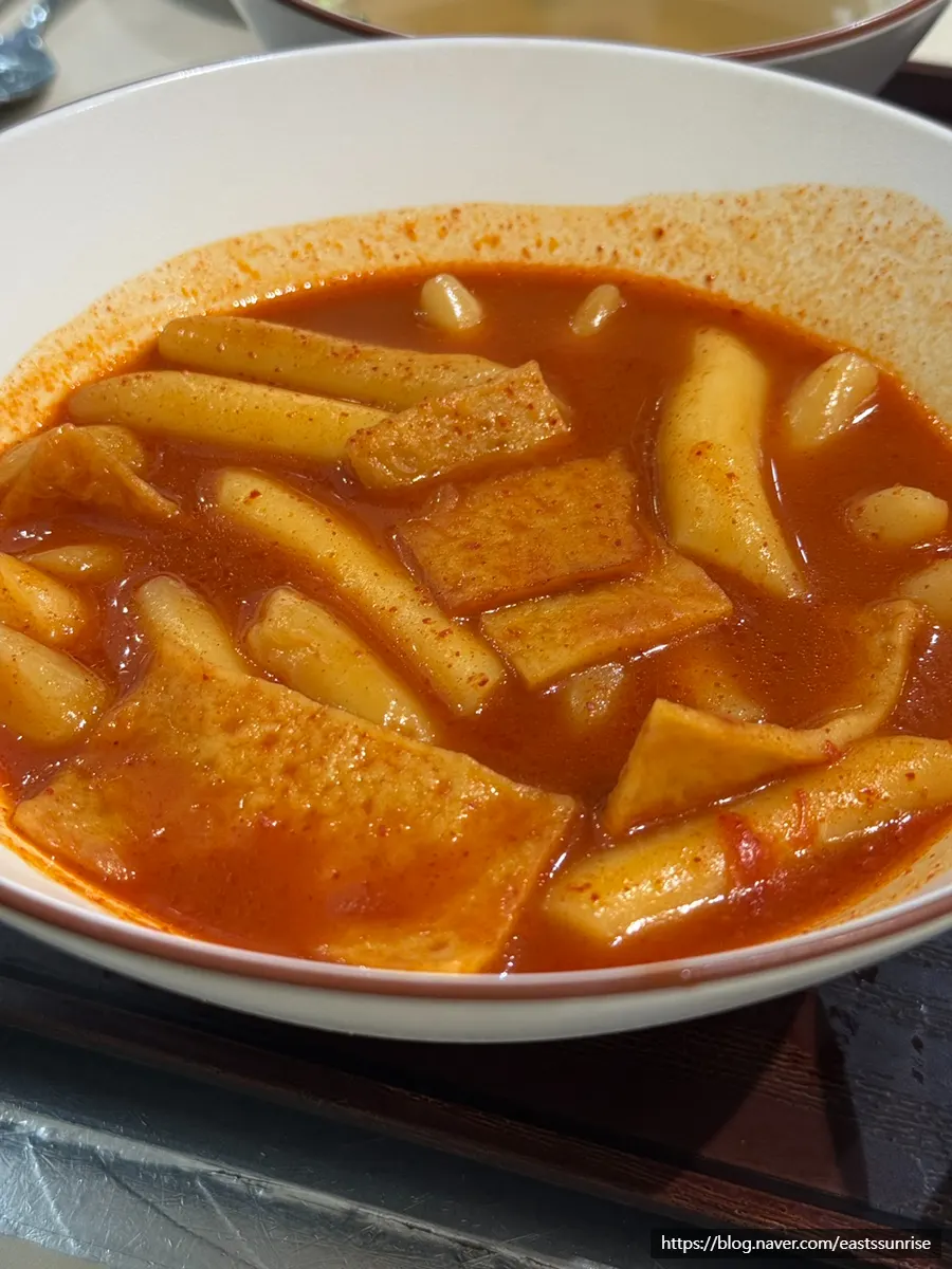Hyeonseoni Combo Set served on a tray
