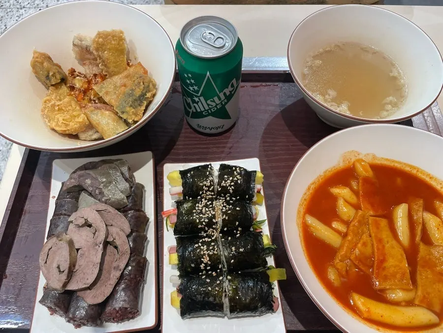현선이세트 떡볶이 순대 튀김 꼬마김밥 한 상