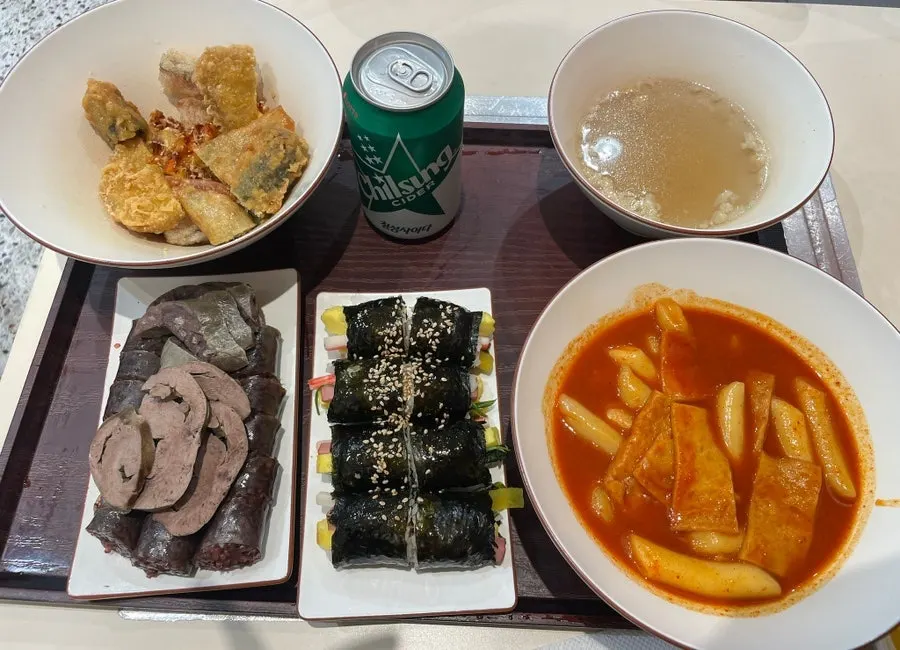 먹고 난 현선이세트 테이블