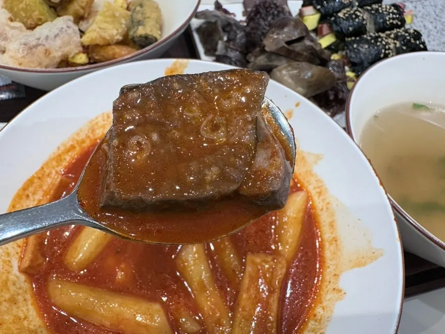 중간맛 국물떡볶이와 순대 허파
