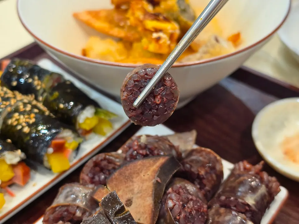 Gimbap included in the Hyeonseoni Set
