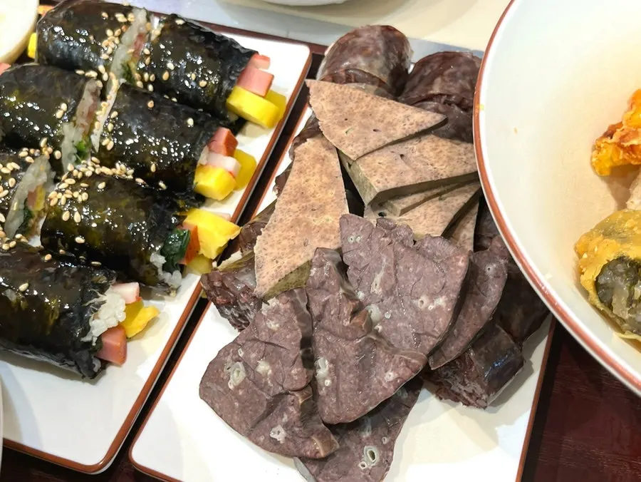 Close-up of the Hyeonseoni Set tteokbokki