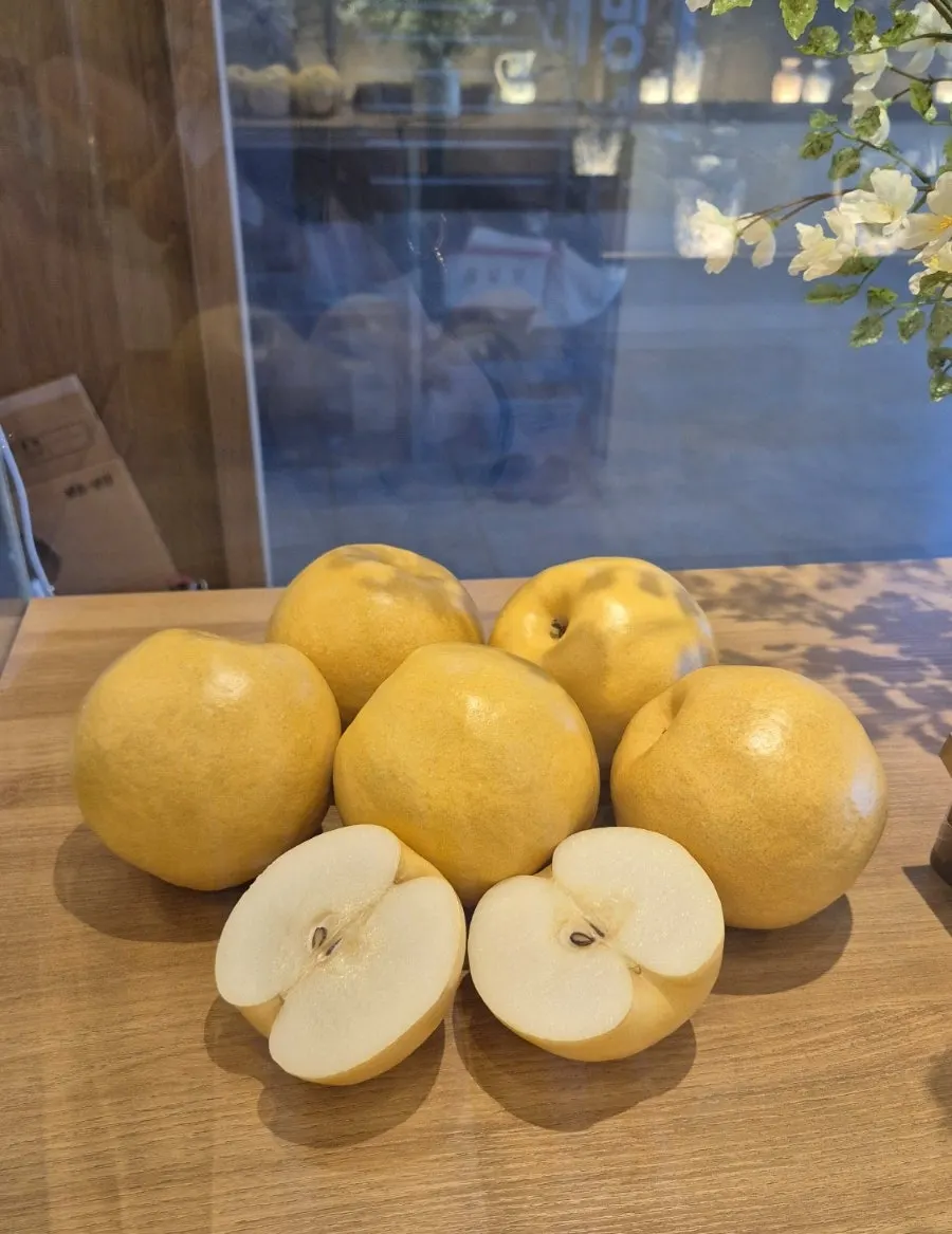 Pear sherbet served for dessert