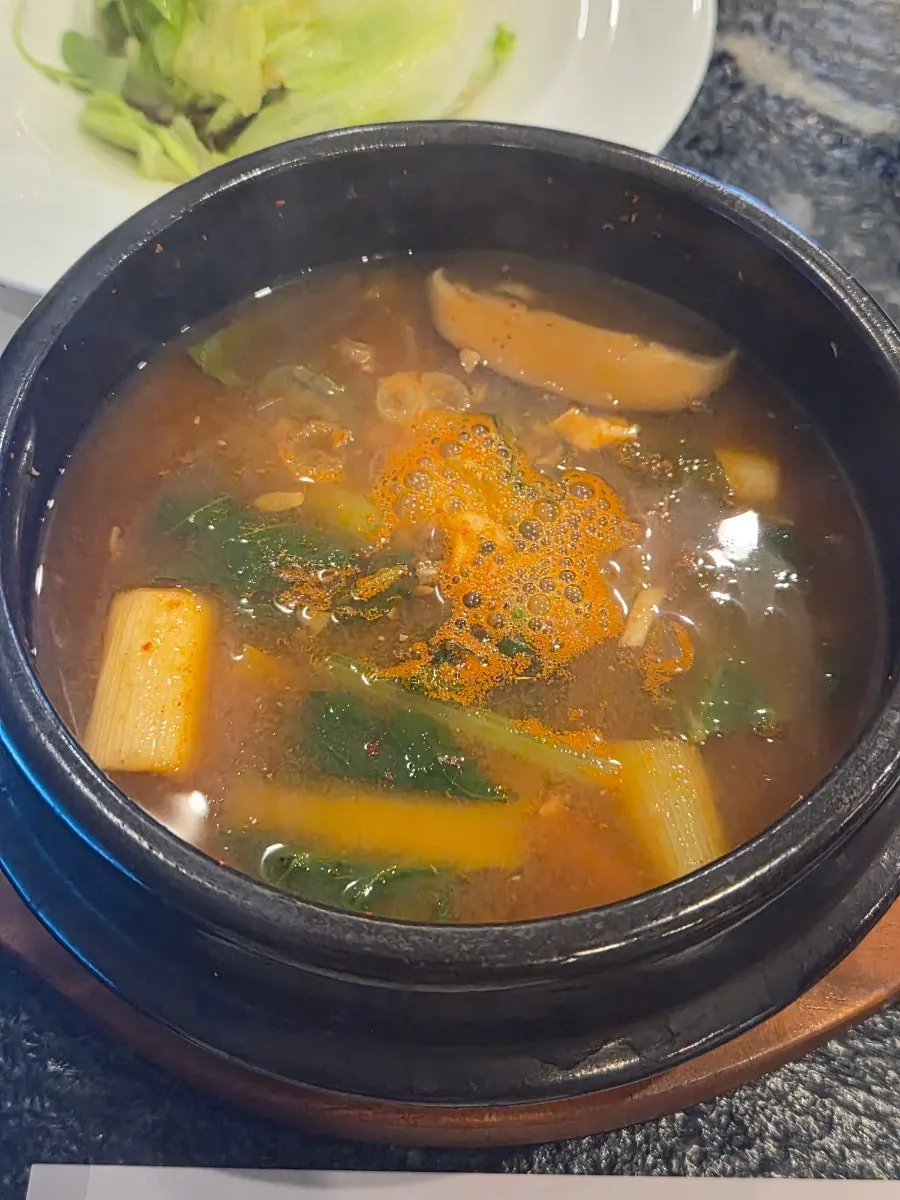 공기밥과 함께 먹는 돼지갈비