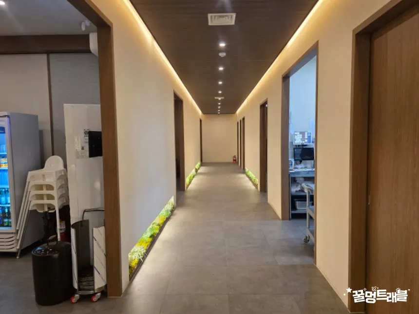 Ihwajeong Galbi Myeongga's spacious hall seating