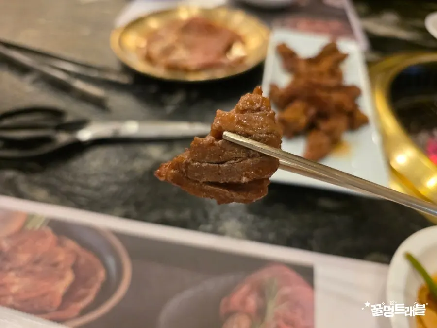 Charcoal-scented pork ribs with rice