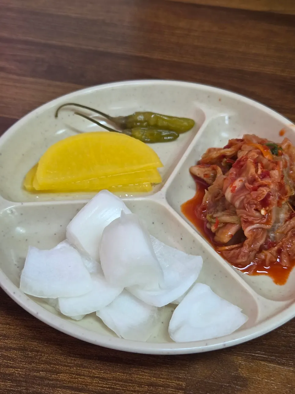 다양한 짬뽕 메뉴가 적힌 메뉴판