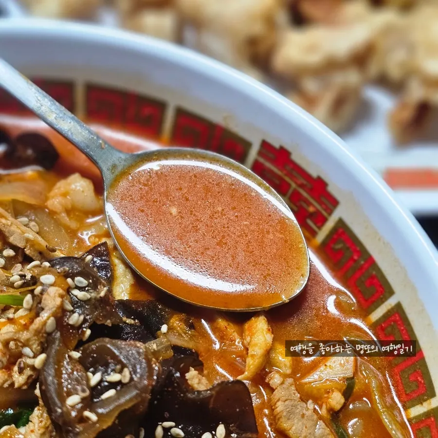 Close-up of the toppings in the meat jjamppong