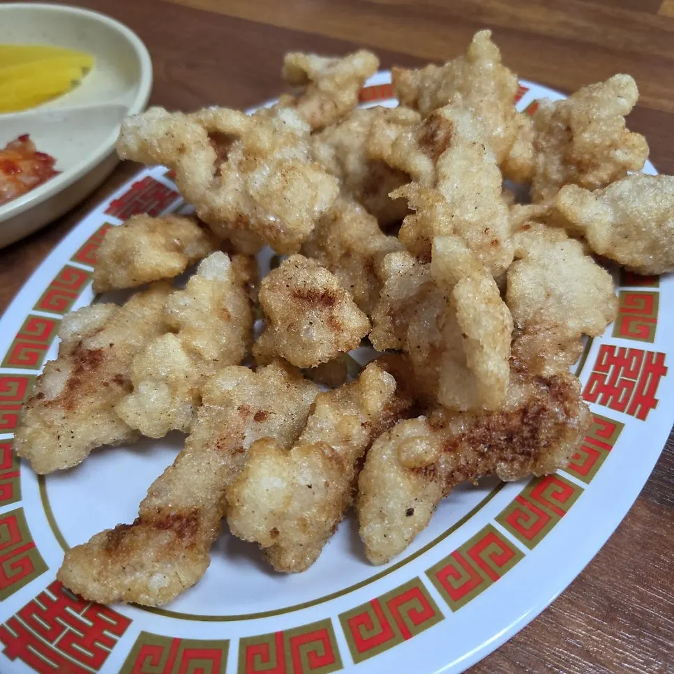 A plate of mini tangsuyuk at Hwangbihong