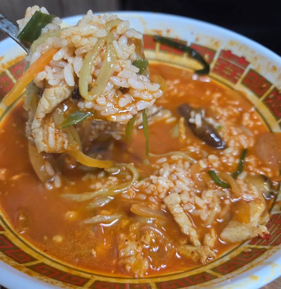 Rice mixed into the leftover jjamppong broth