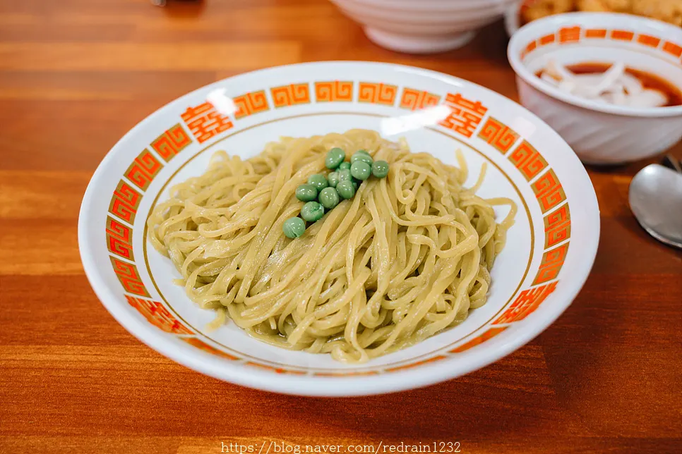 Information about Hwangbihong's chive noodles