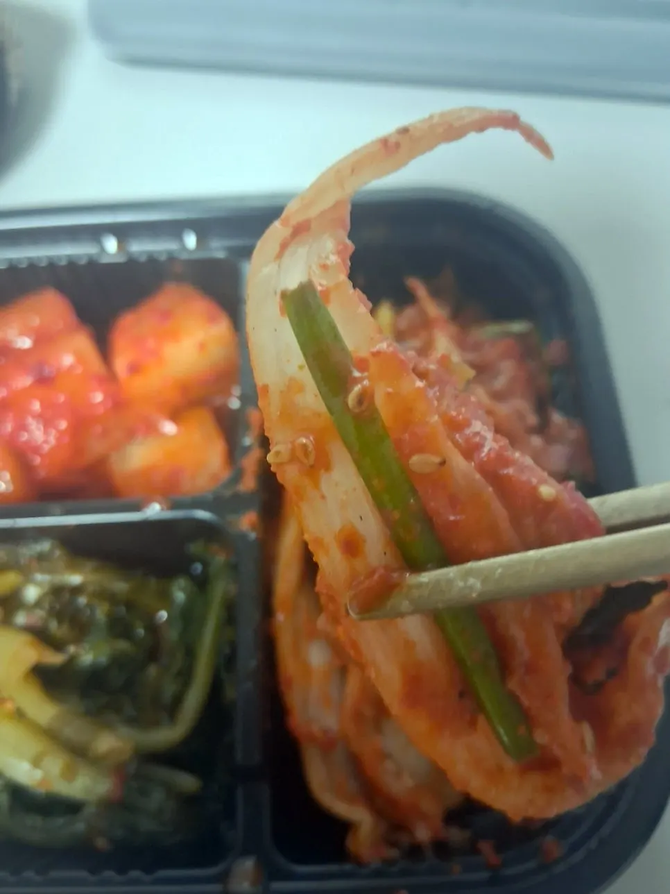 Side dish plate with well-absorbed seasoning