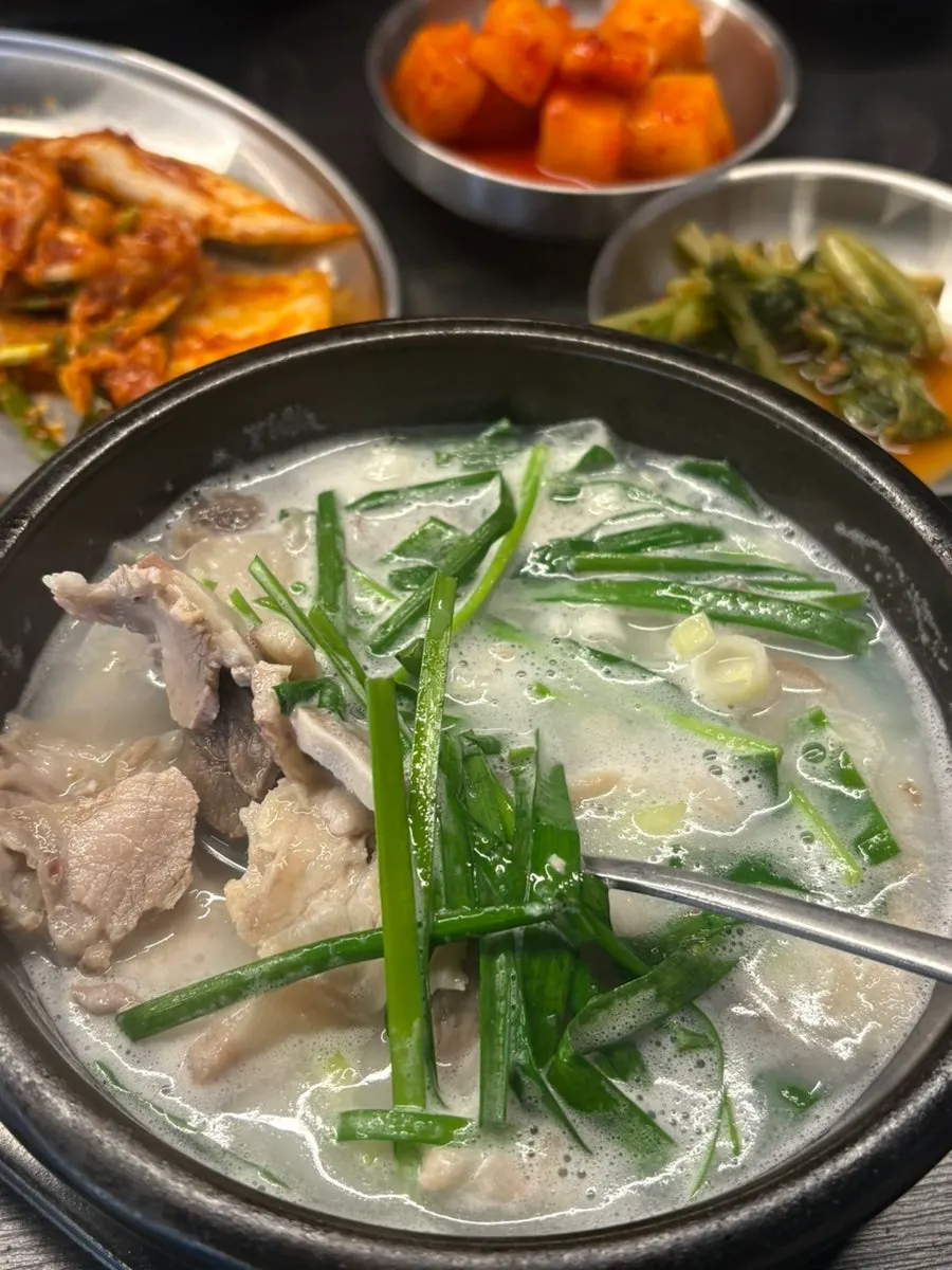Sundae gukbap packed full of blood sausage