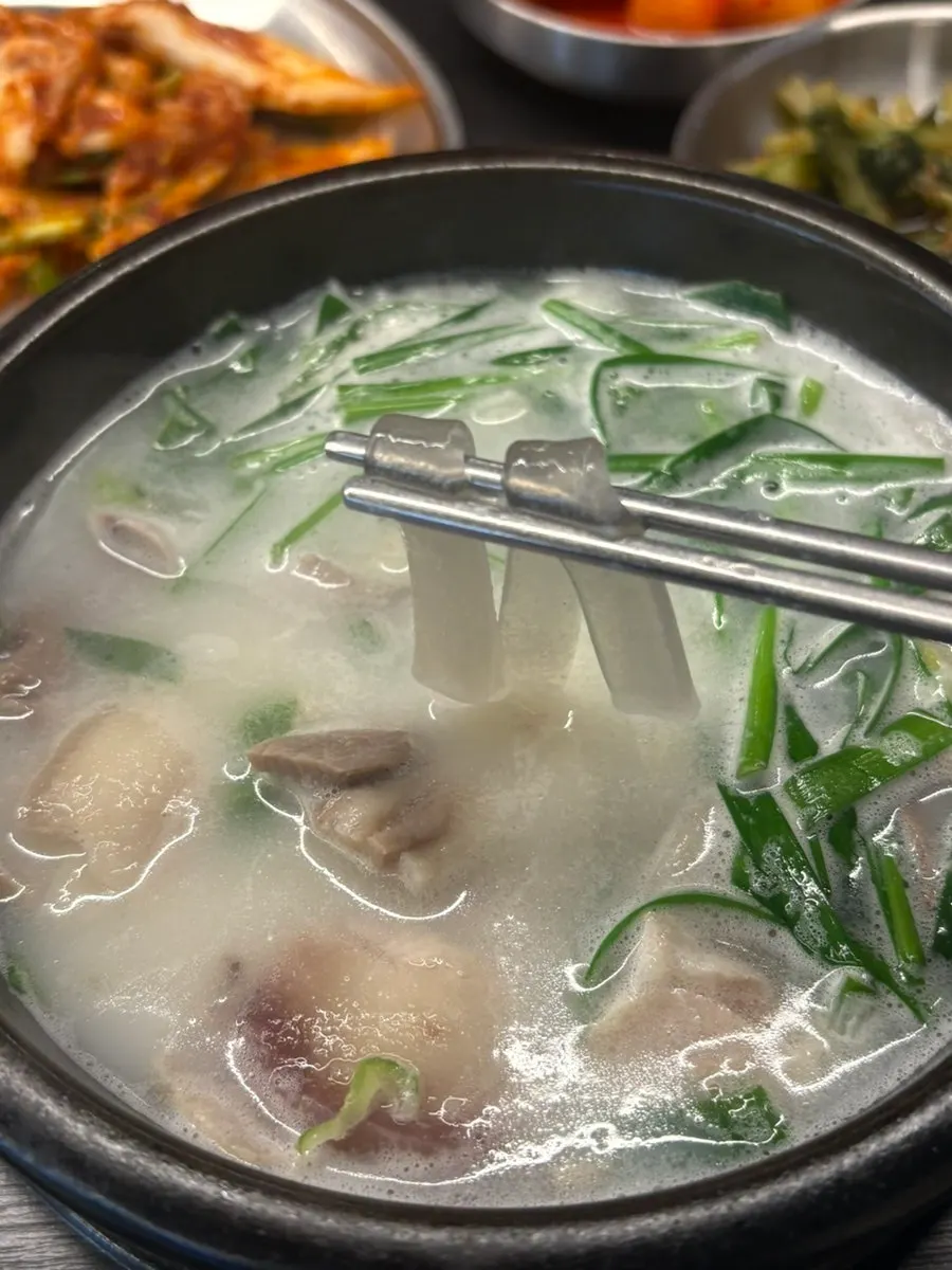 Close-up of Sumine Gukbap's sundae gukbap