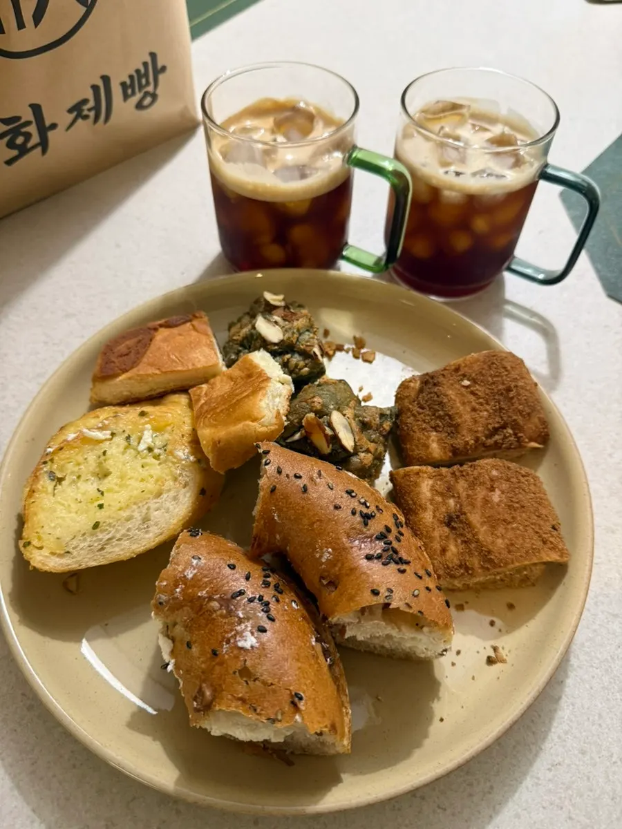 Munhwa Bakery garlic baguette sliced into portions
