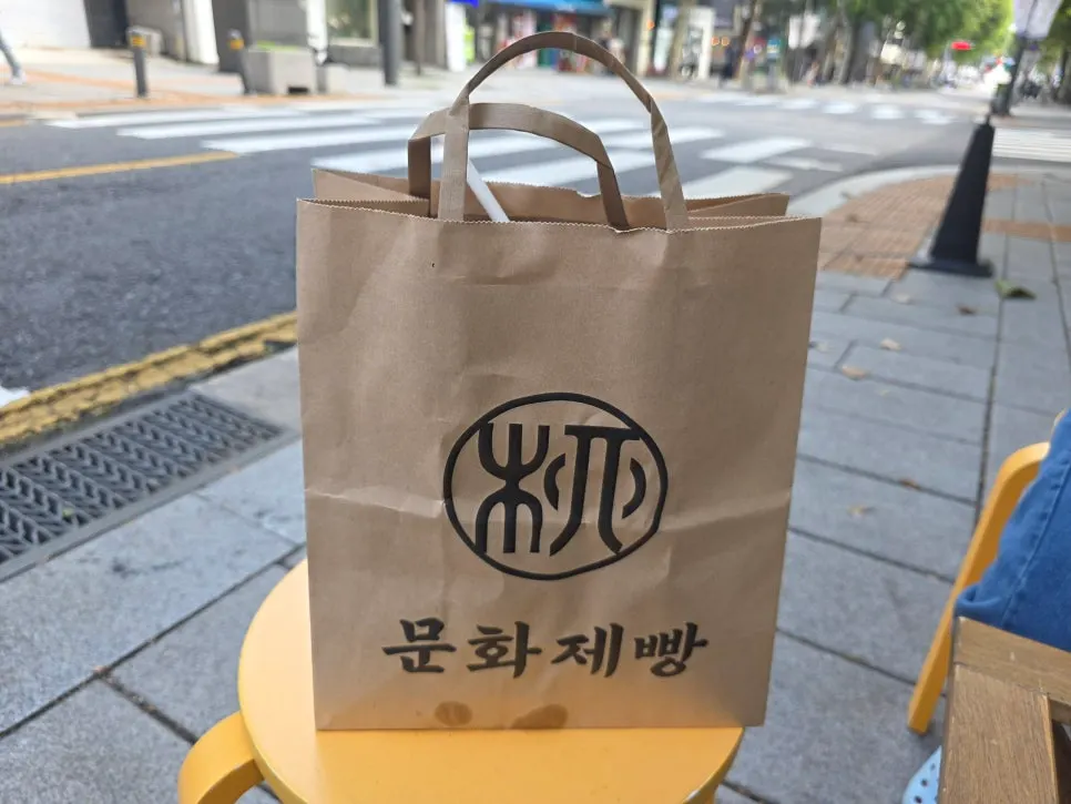 An Ikseon-dong bakery outing with my kid