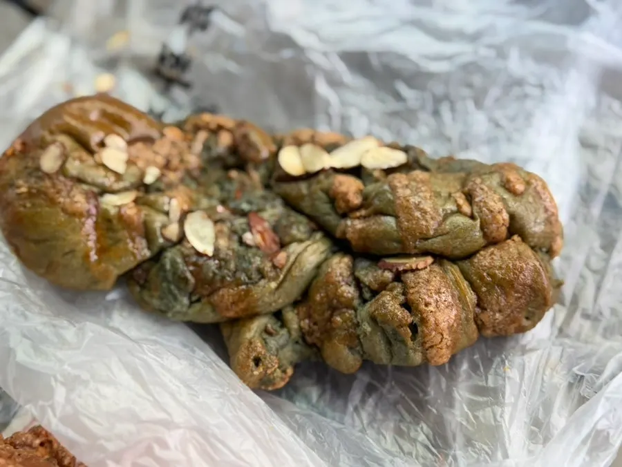 Chewy rice cake inside the mugwort rice cake bread