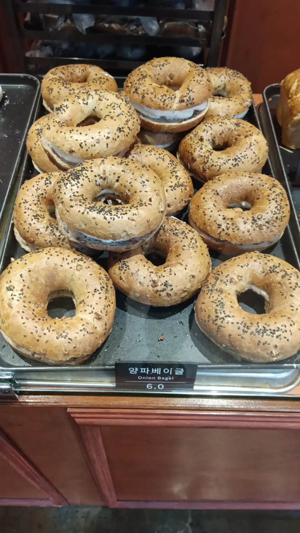 Display shelf for selecting bread at Munhwa Bakery