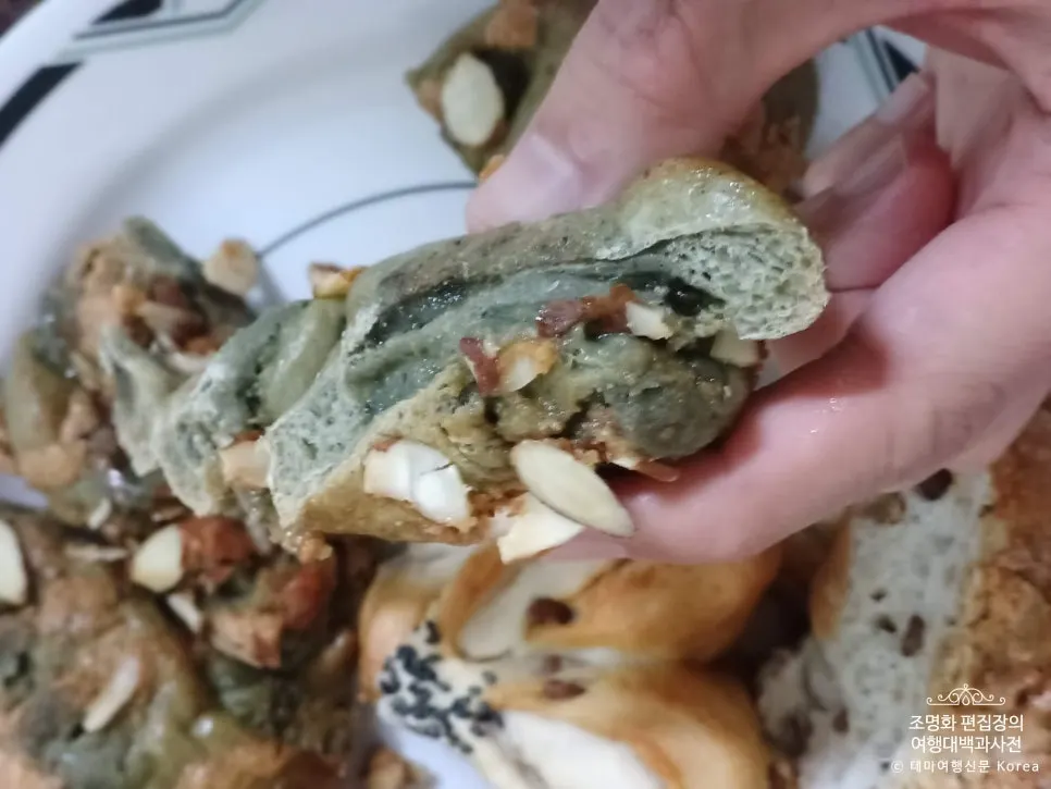 Chewy interior of the mugwort rice cake bread