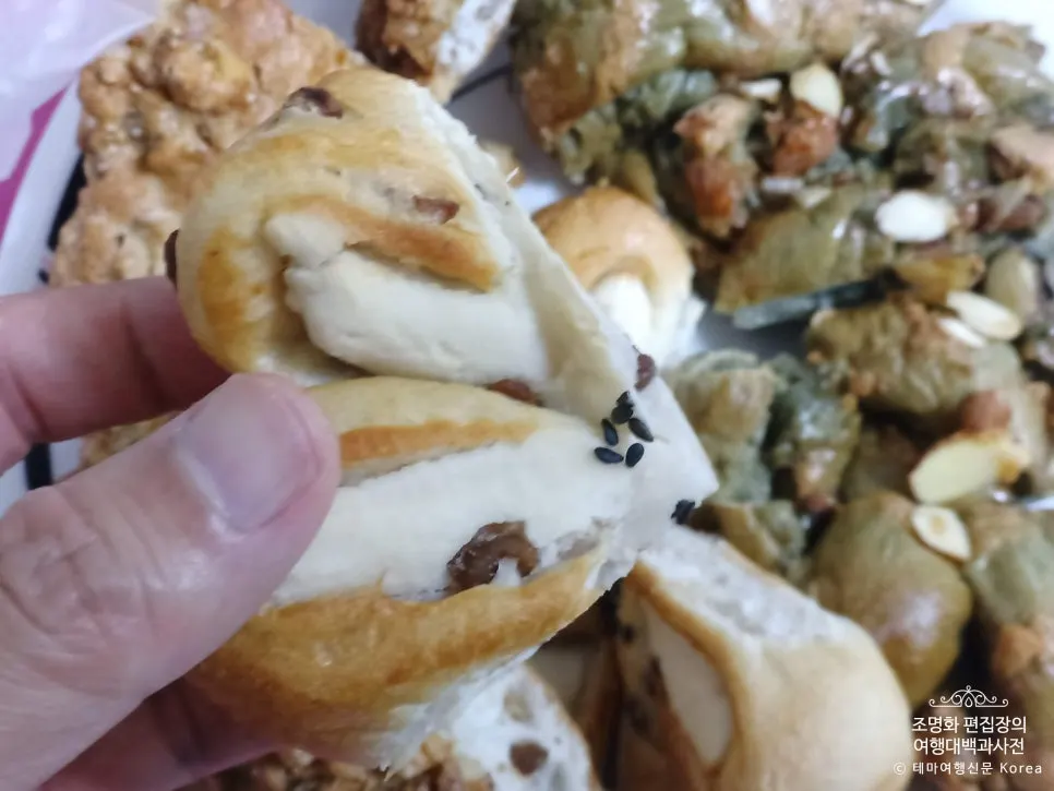 Cross-section showing the white sweet bean paste inside