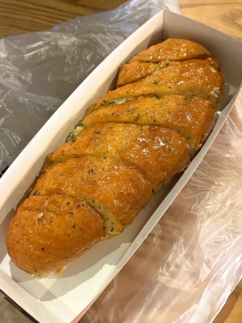 먹기 좋게 잘라 포장된 문화제빵 마늘빵