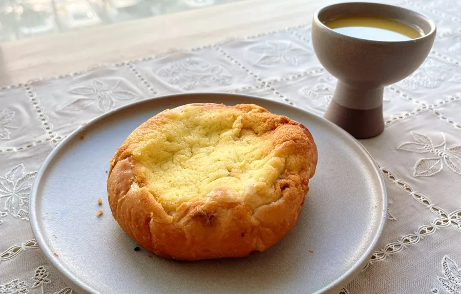 Exterior of Munhwa Bakery's sweet potato bread