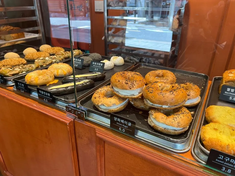 Loaf display at Munhwa Bakery