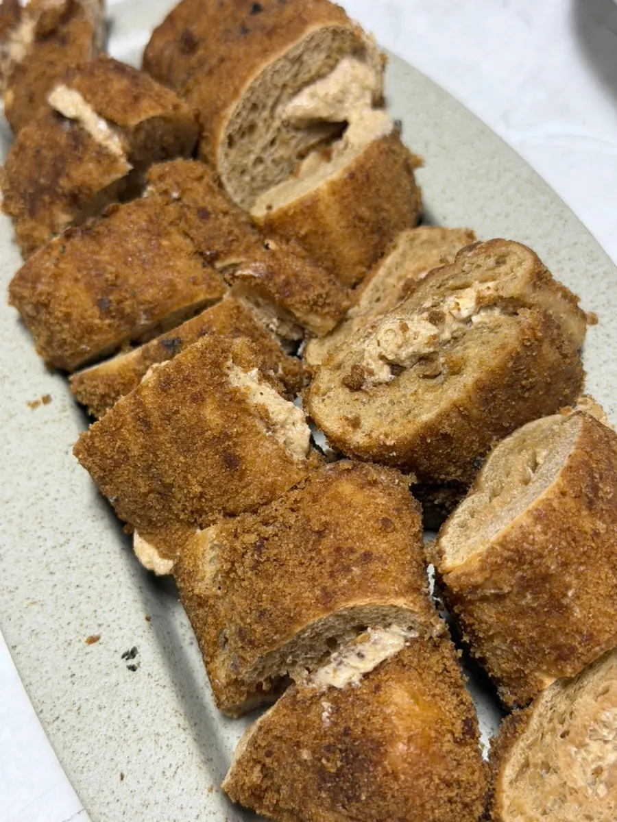 Cross-section of packaged bread from Munhwa Bakery