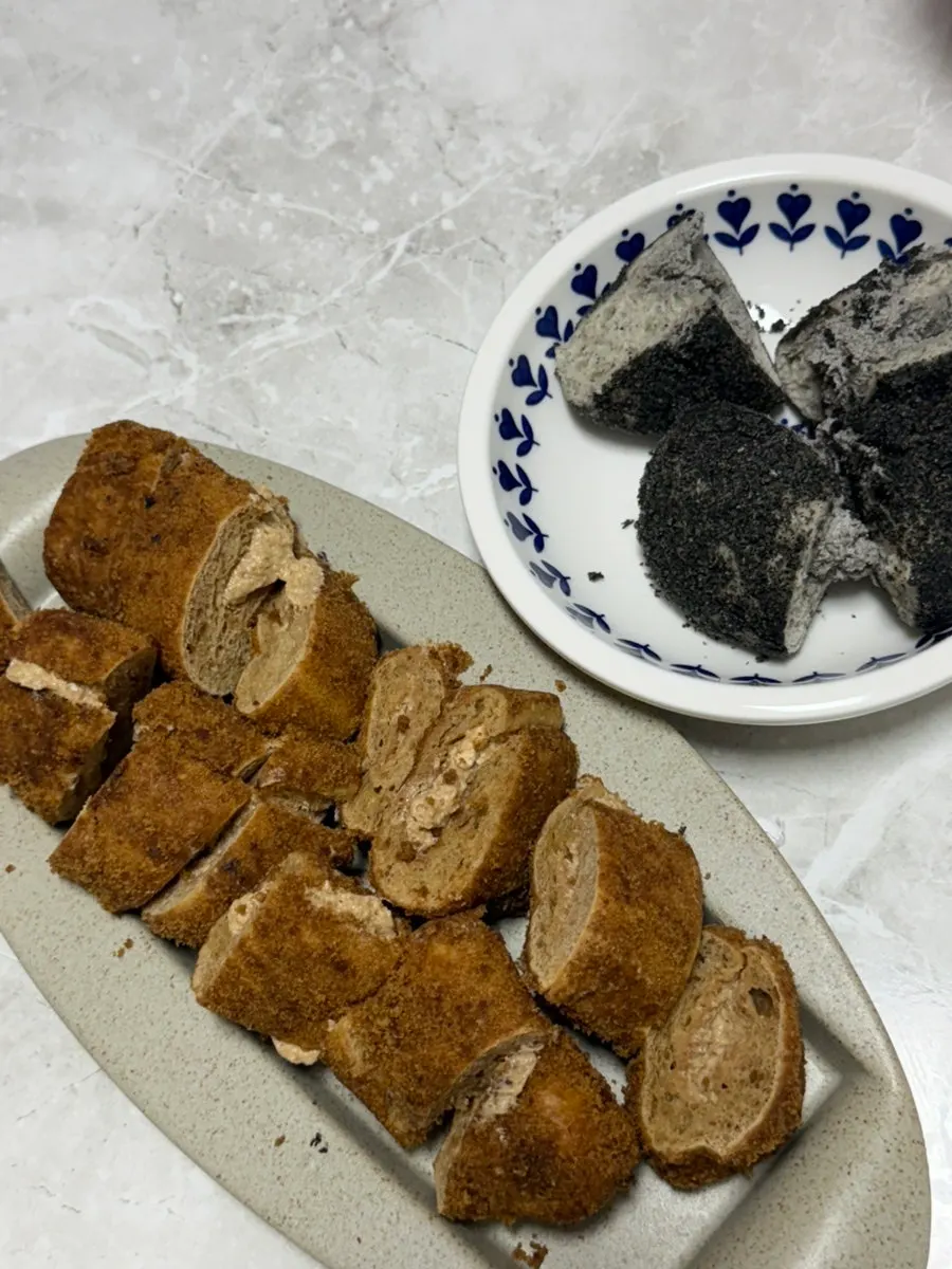 Tasting Munhwa Bakery bread