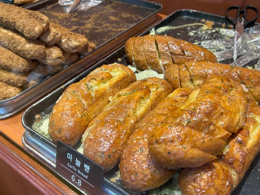 Breads made with Korean-style ingredients