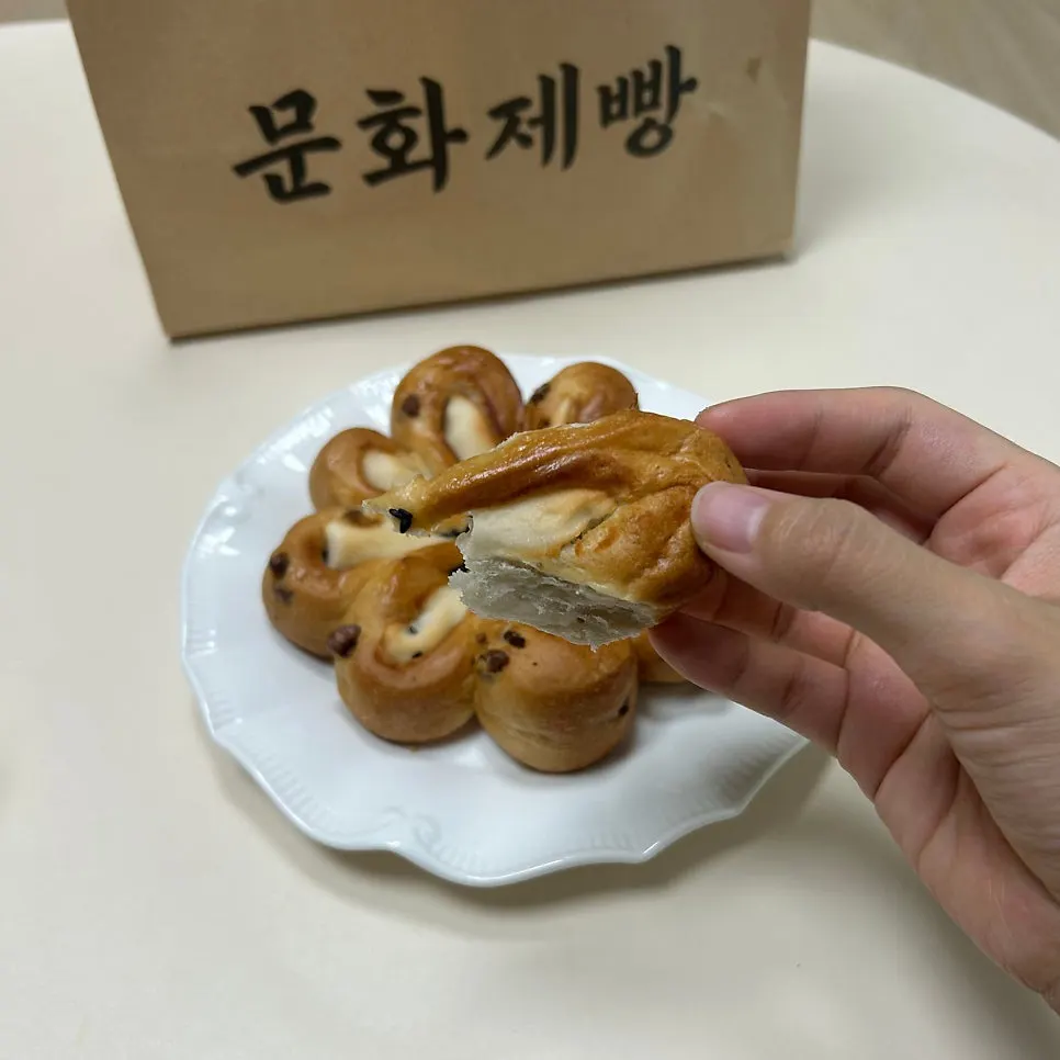 조각마다 백앙금이 든 백앙금빵