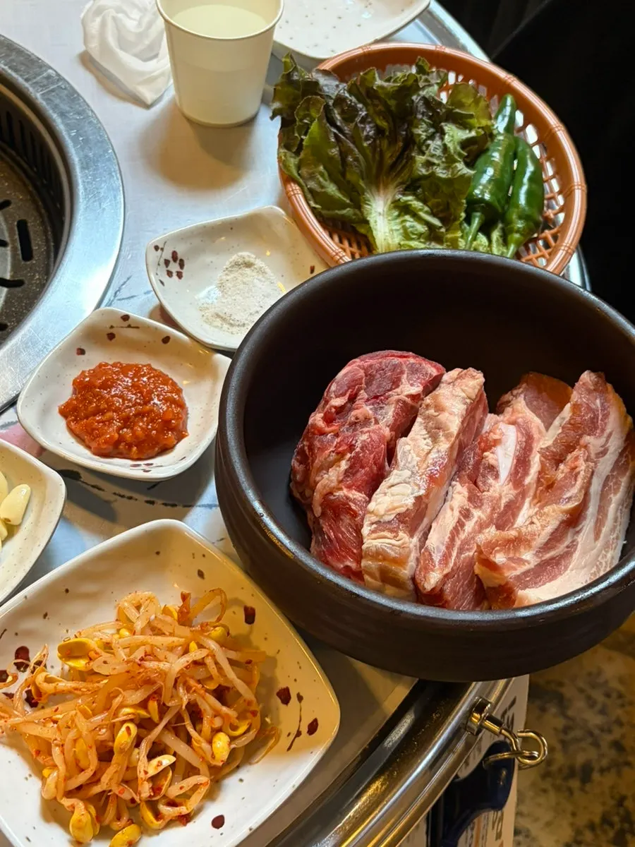 Thick-cut raw pork from the meongseok set