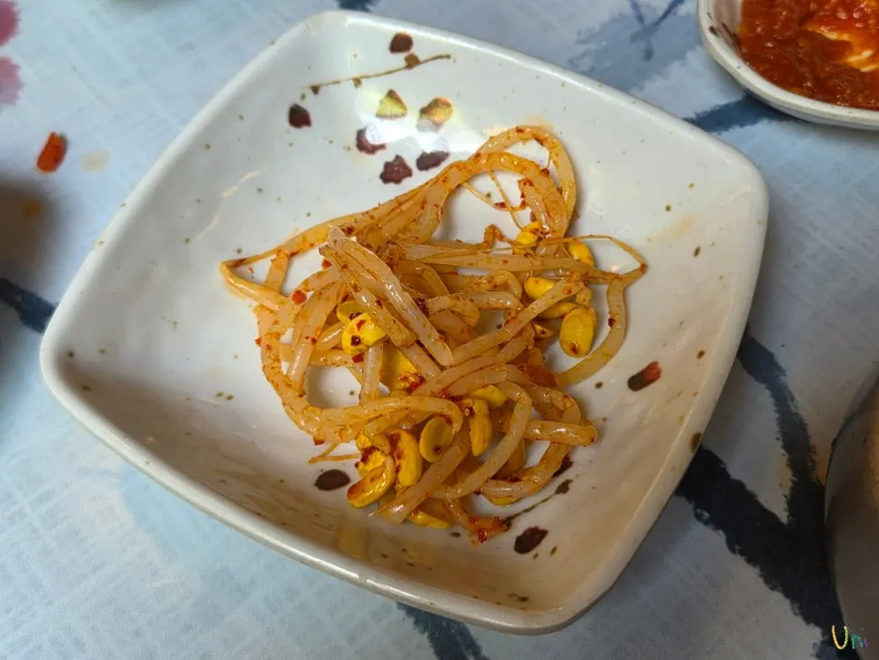 끓는 상태로 나온 차돌된장찌개