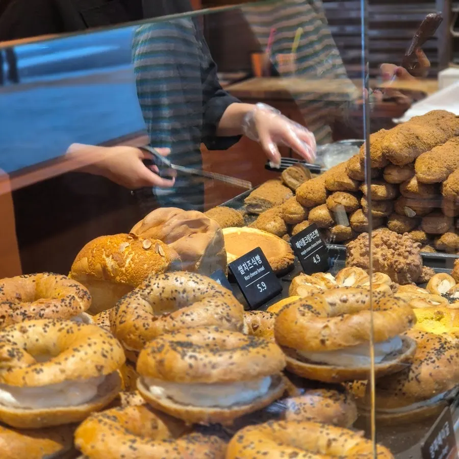 Pajangan coffee bread Munhwa Bakery