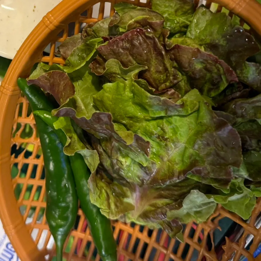 Meongseokjip's basic side dish spread