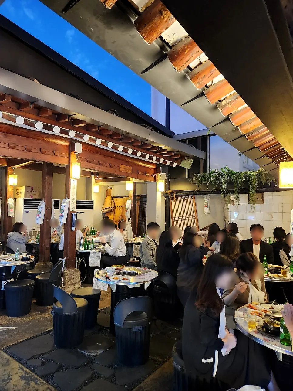 Open-feeling indoor tables at Meongseokjip