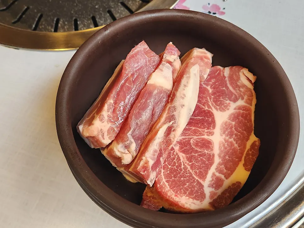 Meongseok Set with aged pork belly and flower pork neck
