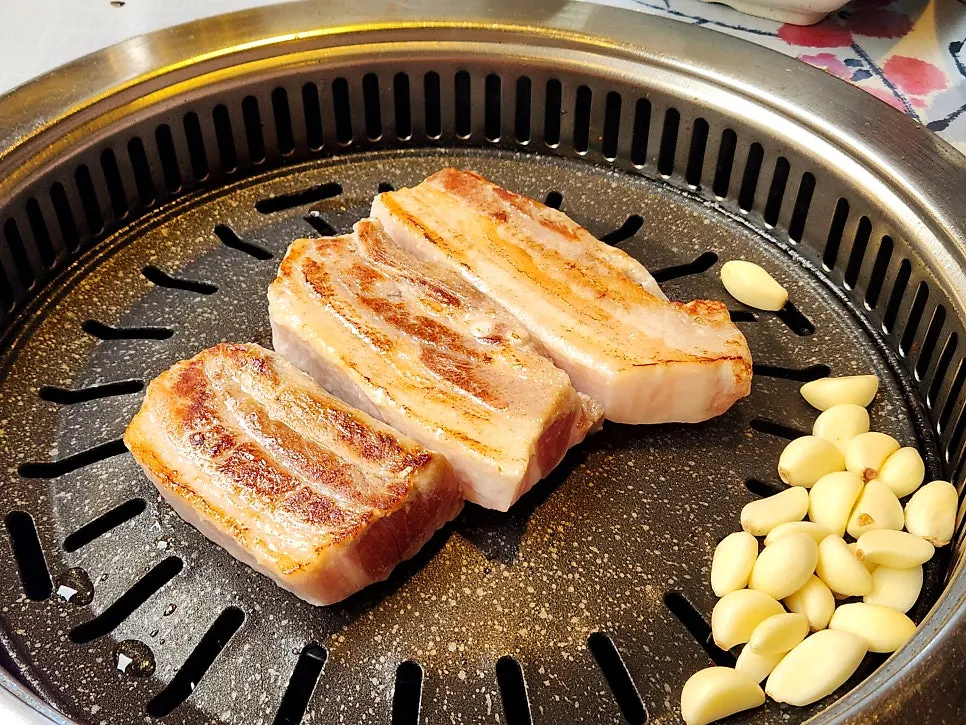 Meongseok Set meat being prepared