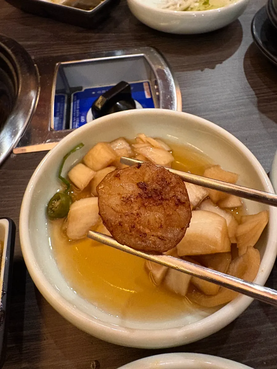 Long-sliced makchang on the grill