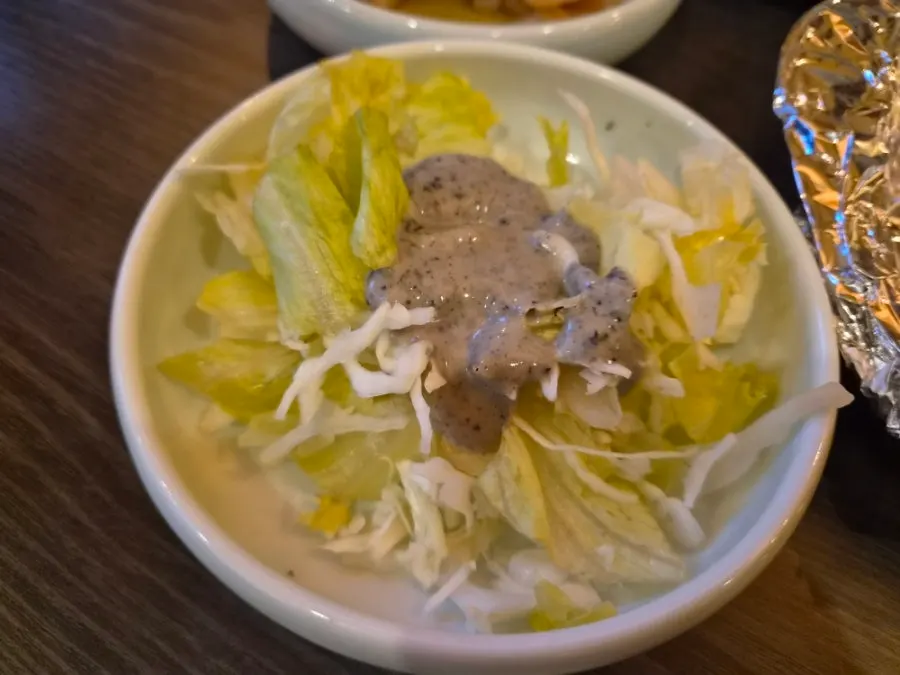 파김치와 양파절임 등 밑반찬