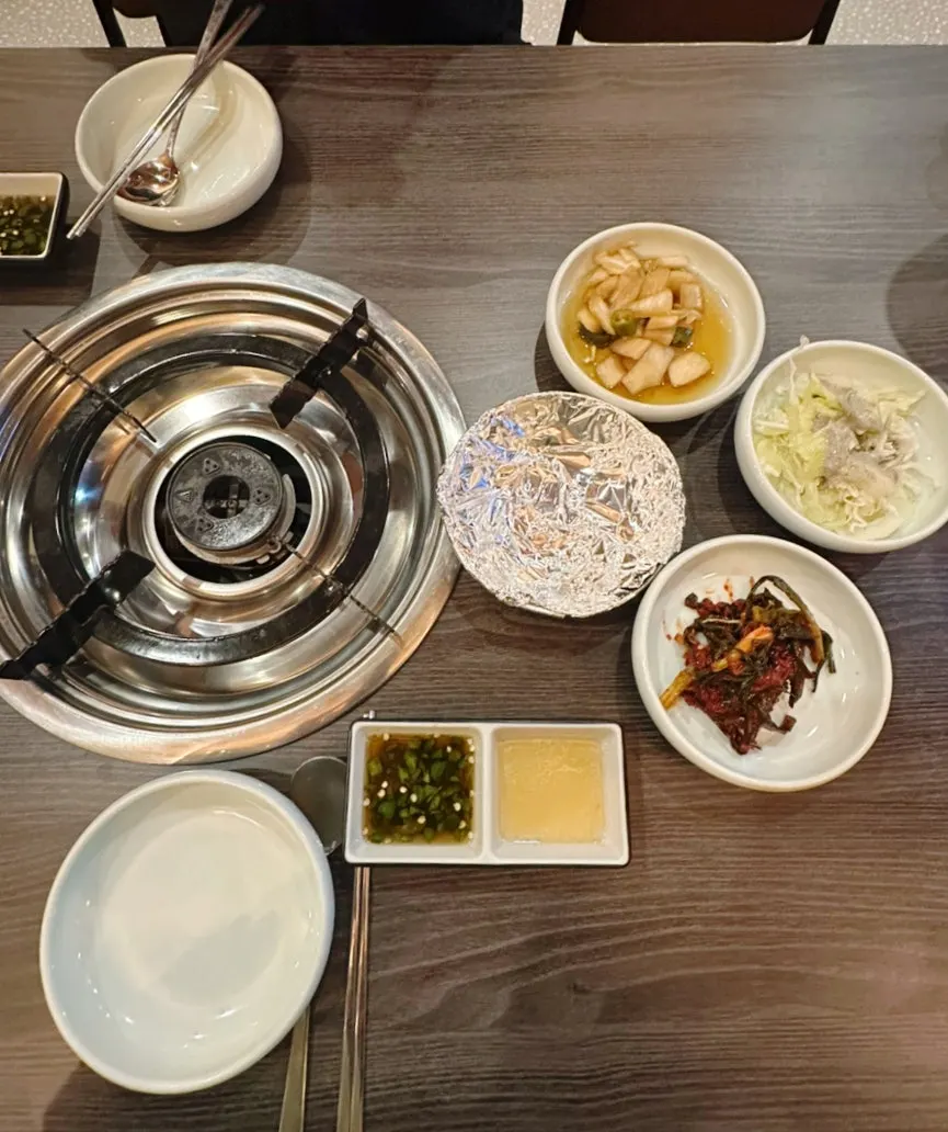 일미곱 기본 반찬과 순두부찌개