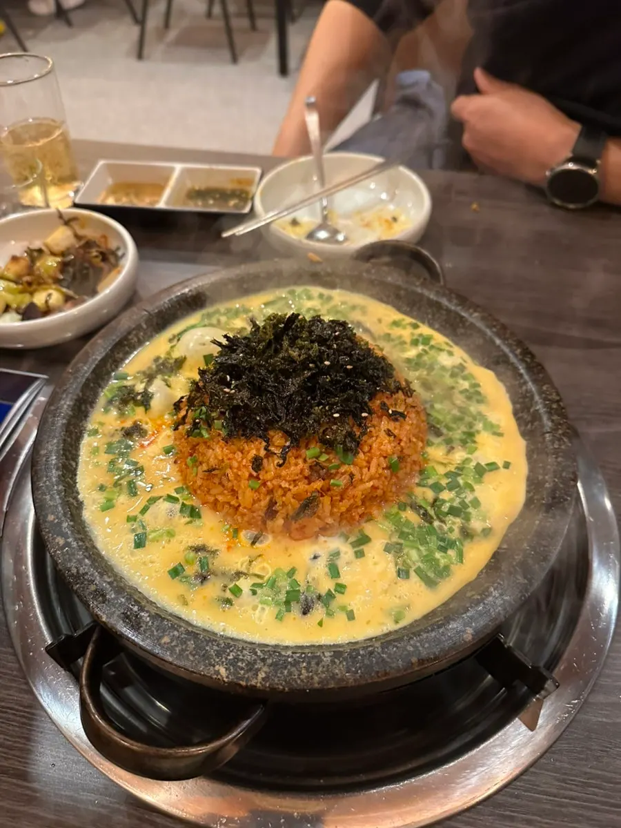 거의 비운 곱창 팬