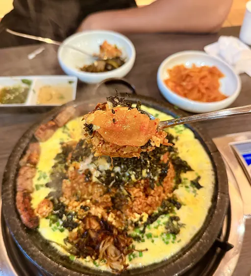 볶음밥과 함께 나온 단무지 무침