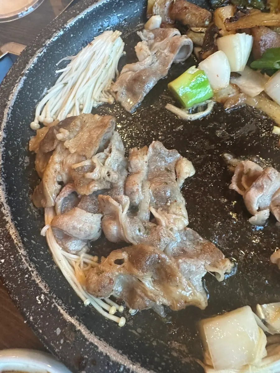 우삼겹과 파김치 조합