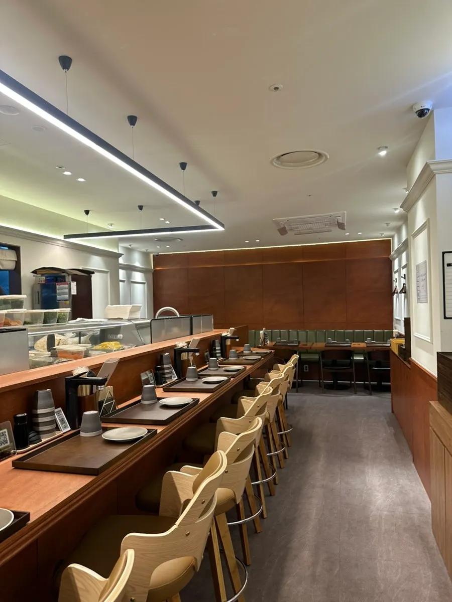 일품 강남점 오픈 주방 앞 다찌석