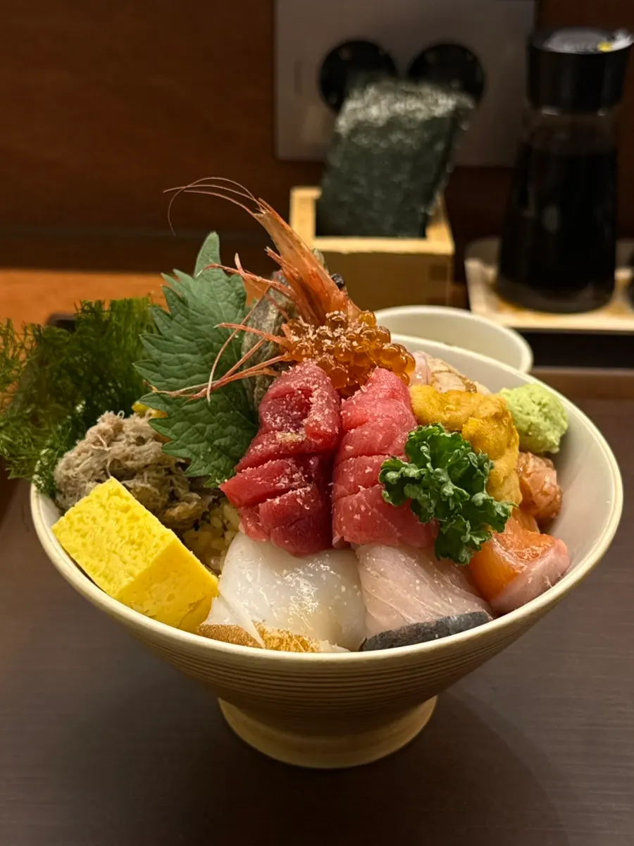 A bowl of premium kaisendon at Ilpum Gwanghwamun