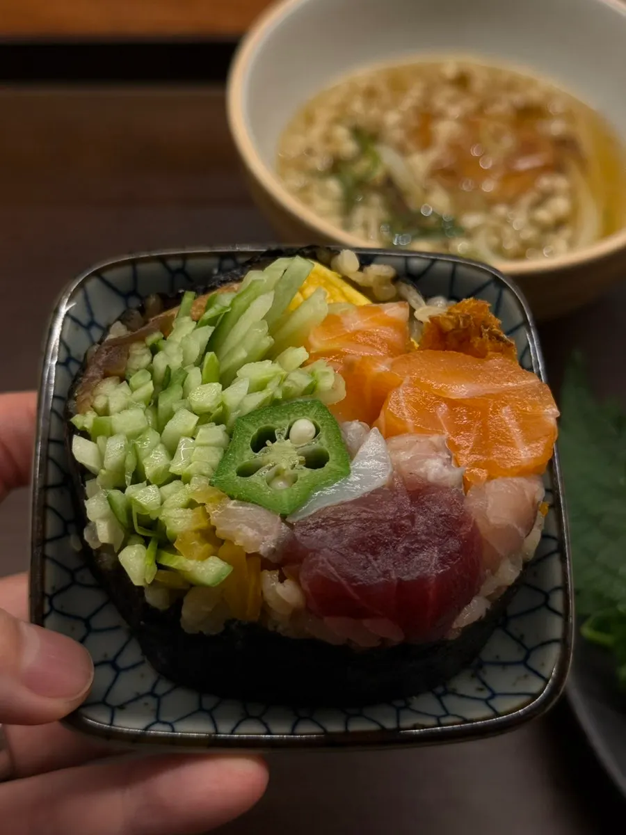 Futomaki with fried shrimp and fried tofu